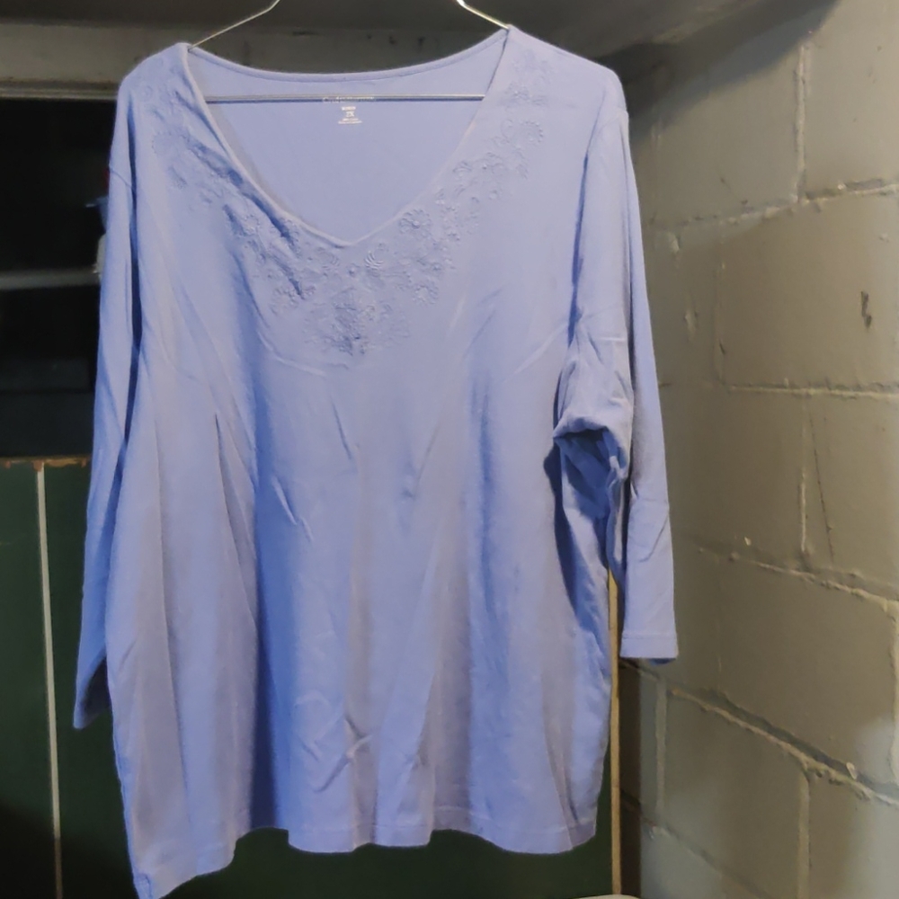 Light purple vee neck tee